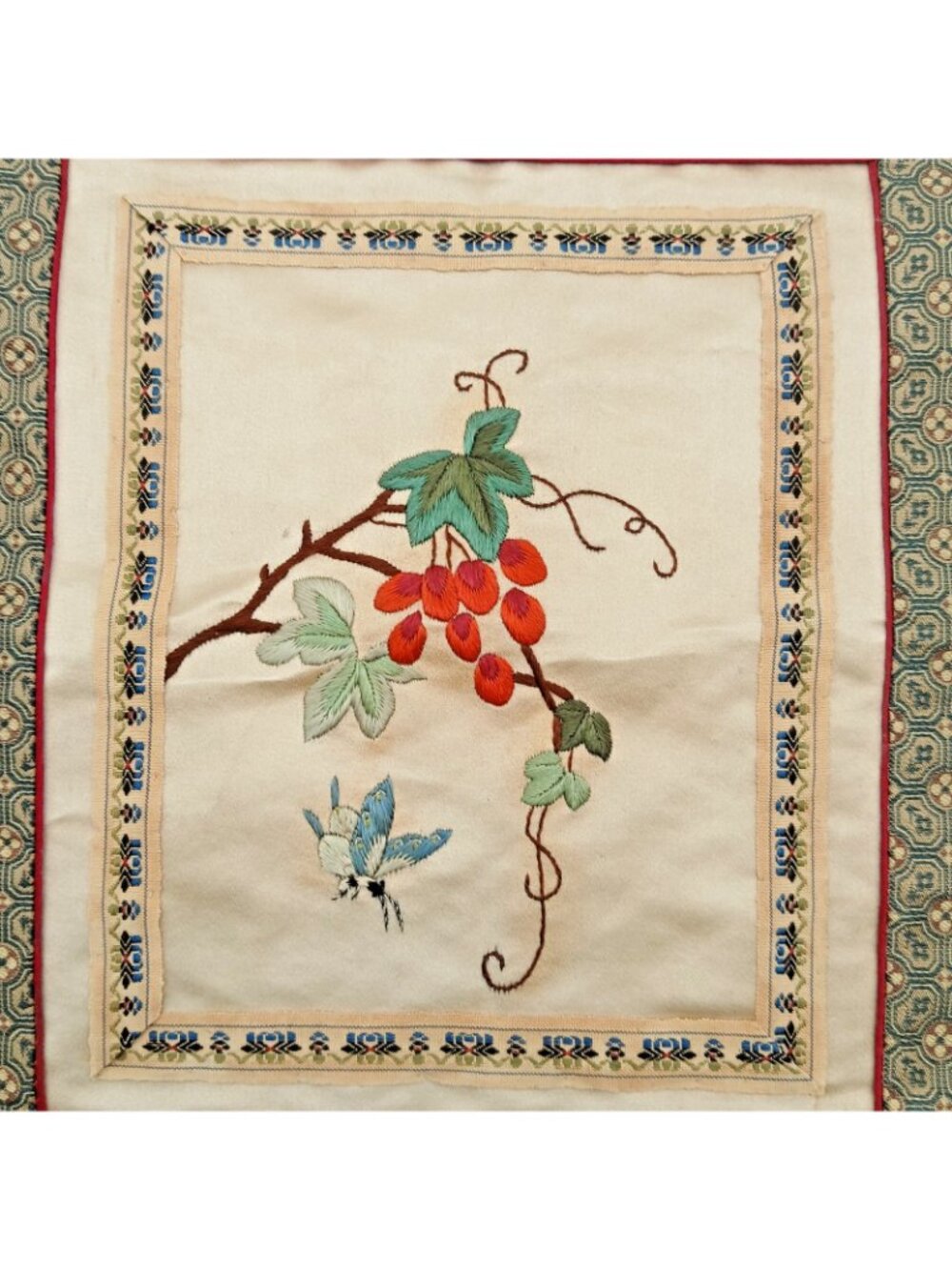 Chinese Silk Embroidery Panel Butterfly Berries Textile 11.5x10 - Picture 2 of 3